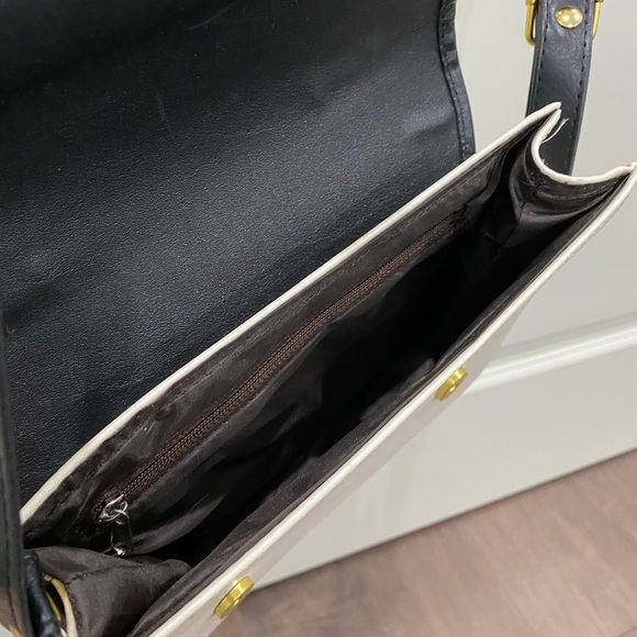 Korean Black & White Crossbody Purse - Picture 3 of 3